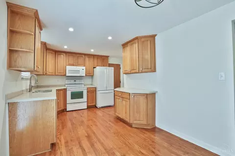 Kitchen - 3935 Randolph Ln, Cincinnati, OH 45245 photo 1 of 4