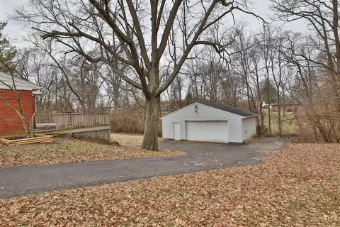 Exterior - 3935 Randolph Ln, Cincinnati, OH 45245 photo 4 of 17