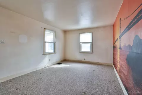 Bedroom - 5561 Eula Ave, Cincinnati, OH 45248 photo 2 of 5
