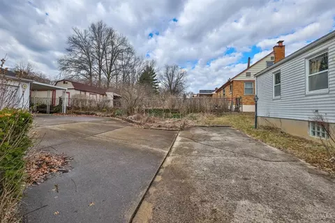 Exterior - 5561 Eula Ave, Cincinnati, OH 45248 photo 5 of 8