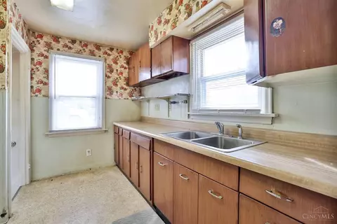 Kitchen - 5561 Eula Ave, Cincinnati, OH 45248 photo 2 of 3