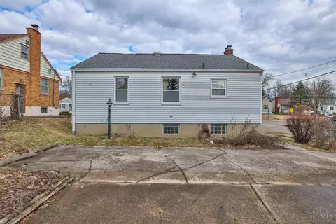 Exterior - 5561 Eula Ave, Cincinnati, OH 45248 photo 7 of 8