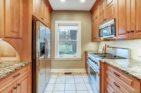 3 Dexter Pl, Cincinnati, OH 45206 photo 6