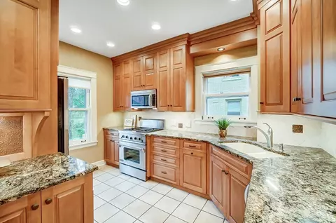 3 Dexter Pl, Cincinnati, OH 45206 photo 4