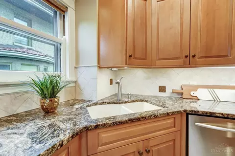 3 Dexter Pl, Cincinnati, OH 45206 photo 9