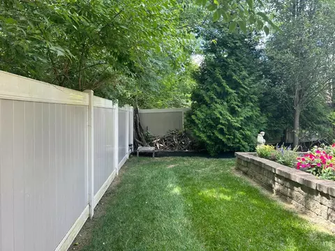 Exterior - 7775 Jolain Dr, Montgomery, OH 45242 photo 16 of 17
