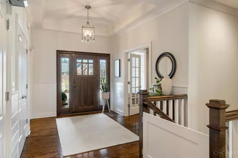 Entry Way - 7775 Jolain Dr, Montgomery, OH 45242 photo 3 of 4