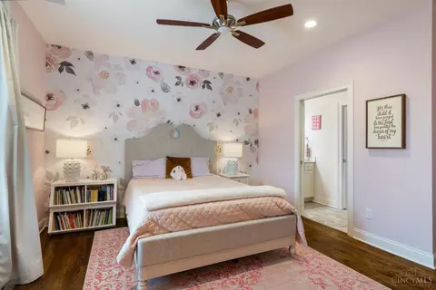 Bedroom - 7775 Jolain Dr, Montgomery, OH 45242 photo 6 of 9