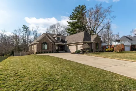 7775 Jolain Dr, Montgomery, OH 45242