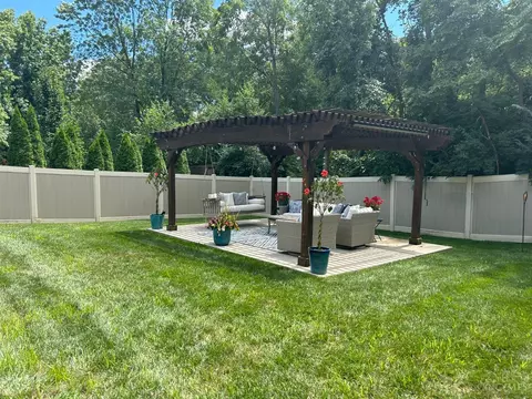 Exterior - 7775 Jolain Dr, Montgomery, OH 45242 photo 15 of 17