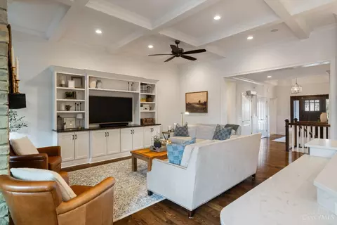 Living - 7775 Jolain Dr, Montgomery, OH 45242 photo 2 of 7