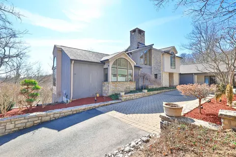 4280 Willow Hills Ln, Cincinnati, OH 45243