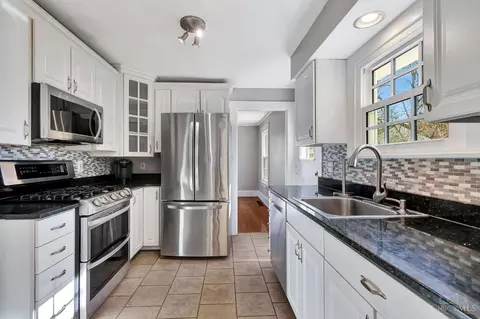 2 Linden Pl, Mariemont, OH 45227 photo 8