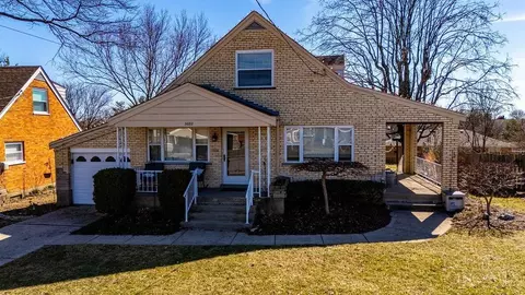 5682 Lauderdale Dr, Cincinnati, OH 45239