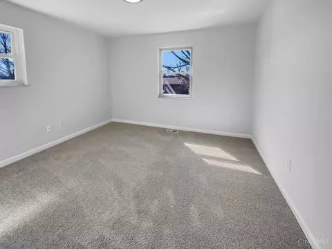 Bedroom - 2012 Mistyhill Dr, Cincinnati, OH 45240 photo 3 of 6