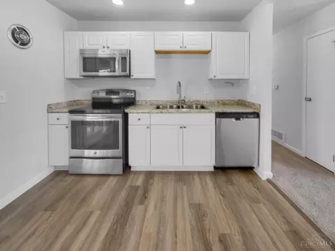 Kitchen - 2012 Mistyhill Dr, Cincinnati, OH 45240 photo 2 of 3