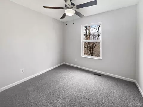 Bedroom - 2416 Oaktree Pl, Cincinnati, OH 45238 photo 4 of 6