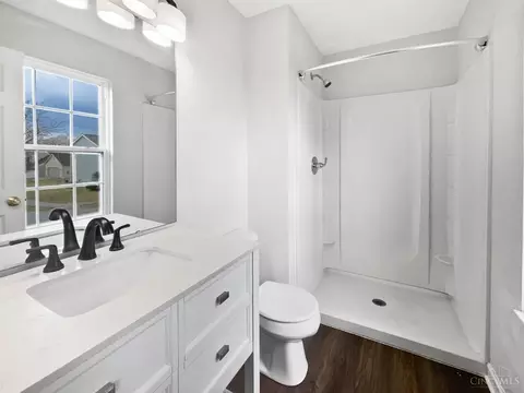 Bath - 2416 Oaktree Pl, Cincinnati, OH 45238 photo 3 of 3