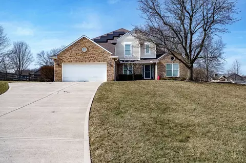 7993 Ivory Hills Dr, West Chester, OH 45069