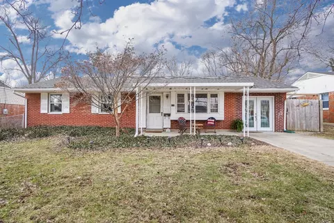 179 Ruskin Dr, Springdale, OH 45246