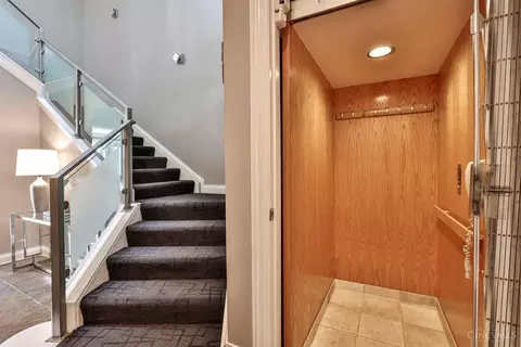 Entry Way - 355 Oregon St, Cincinnati, OH 45202 photo 1 of 9