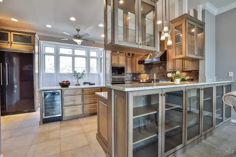 Kitchen - 355 Oregon St, Cincinnati, OH 45202 photo 6 of 6