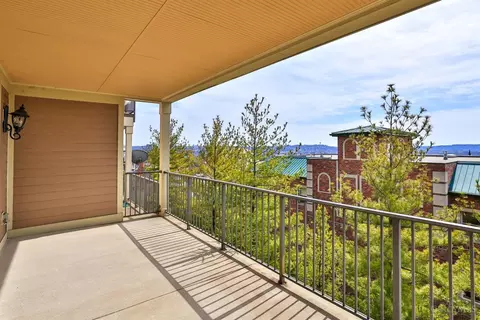 Exterior - 355 Oregon St, Cincinnati, OH 45202 photo 2 of 6