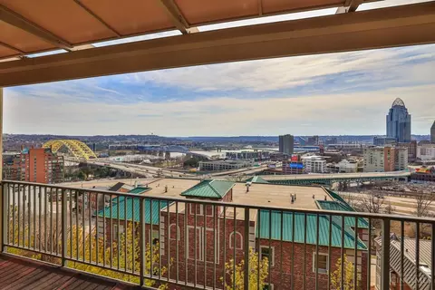 View/Area - 355 Oregon St, Cincinnati, OH 45202 photo 3 of 6
