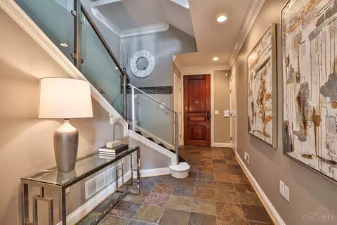 Entry Way - 355 Oregon St, Cincinnati, OH 45202 photo 2 of 9