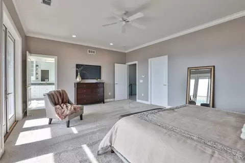 Bedroom - 355 Oregon St, Cincinnati, OH 45202 photo 3 of 8