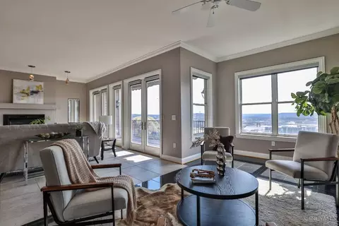 Living - 355 Oregon St, Cincinnati, OH 45202 photo 6 of 6