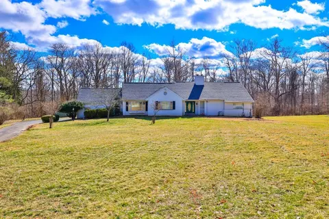 8925 Spooky Ridge Ln, Montgomery, OH 45242