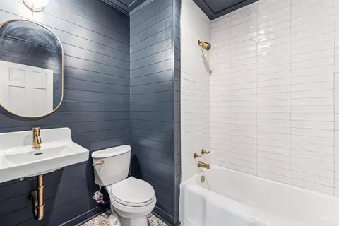 Bath - 4410 Galbraith Rd, Cincinnati, OH 45236 photo 2 of 3