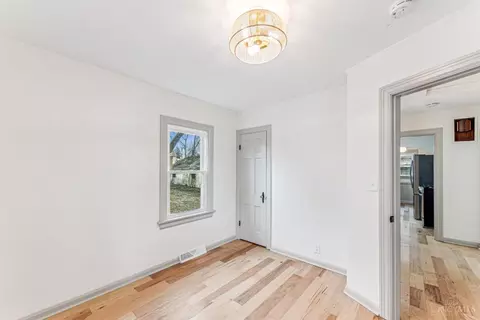 Entry Way - 4410 Galbraith Rd, Cincinnati, OH 45236 photo 3 of 3