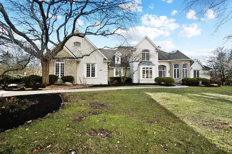 5083 Rollman Estates Dr, Cincinnati, OH 45236