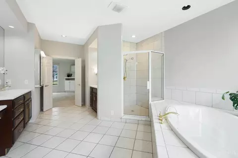 Bath - 5083 Rollman Estates Dr, Cincinnati, OH 45236 photo 4 of 6