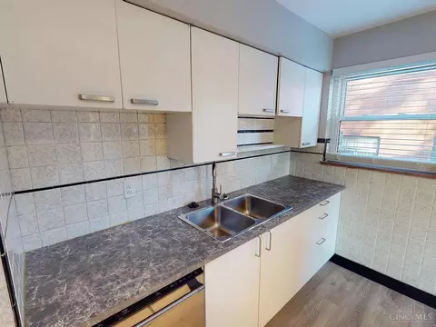 6651 Winton Rd, Cincinnati, OH 45224 photo 5