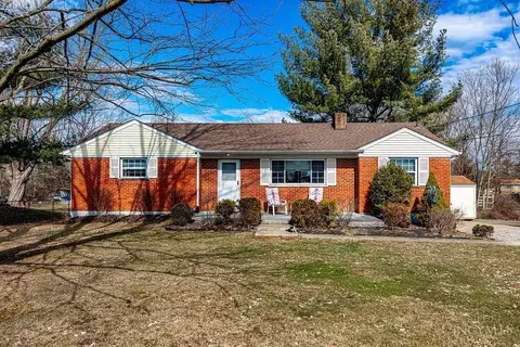 994 Joyce Dr, Batavia, OH 45103