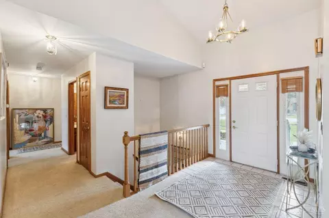 Entry Way - 894 Surrey Rdg, Cincinnati, OH 45245 photo 1 of 1