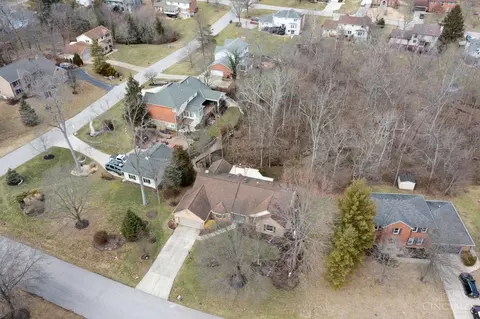 View/Area - 894 Surrey Rdg, Cincinnati, OH 45245 photo 2 of 2
