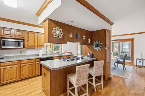 Kitchen - 894 Surrey Rdg, Cincinnati, OH 45245 photo 1 of 1