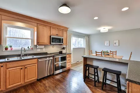 Kitchen - 9488 Fallson Ct, Blue Ash, OH 45242 photo 4 of 5