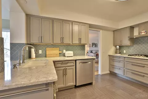 Kitchen - 3695 Gardner Ave, Cincinnati, OH 45236 photo 2 of 4