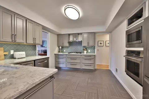 Kitchen - 3695 Gardner Ave, Cincinnati, OH 45236 photo 3 of 4
