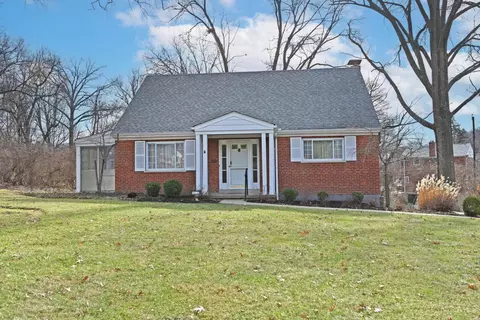 6640 Meadow Ridge Ln, Amberley, OH 45237