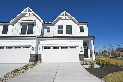 11715 Seven Gables Rd, Cincinnati, OH 45249