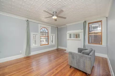 Living - 917 Rogers Pl, Cincinnati, OH 45206 photo 4 of 5
