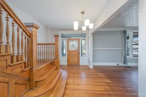 Entry Way - 917 Rogers Pl, Cincinnati, OH 45206 photo 1 of 6
