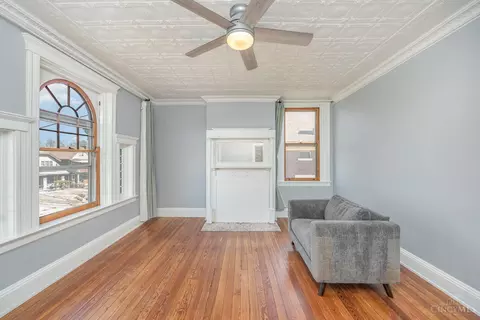 Living - 917 Rogers Pl, Cincinnati, OH 45206 photo 5 of 5