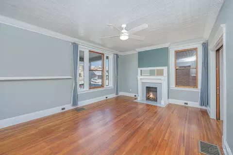 Living - 917 Rogers Pl, Cincinnati, OH 45206 photo 2 of 5